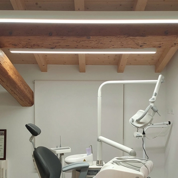 Illuminazione professionale su misura per uno studio dentistico